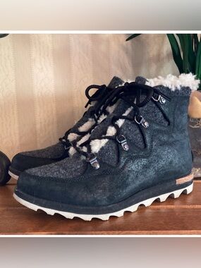 Sorel Sneakchic Alpine Holiday Waterproof Bootie